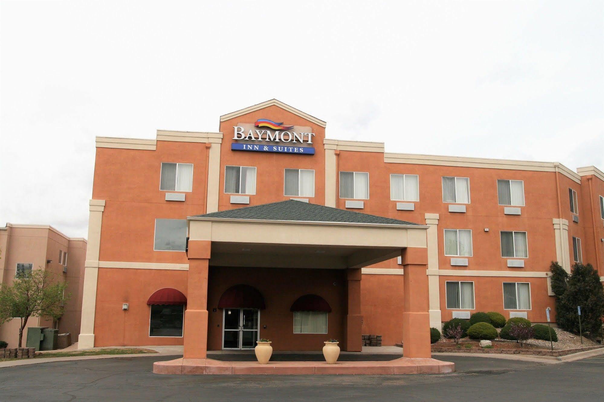 Baymont By Wyndham Colorado Springs Hotel Екстериор снимка